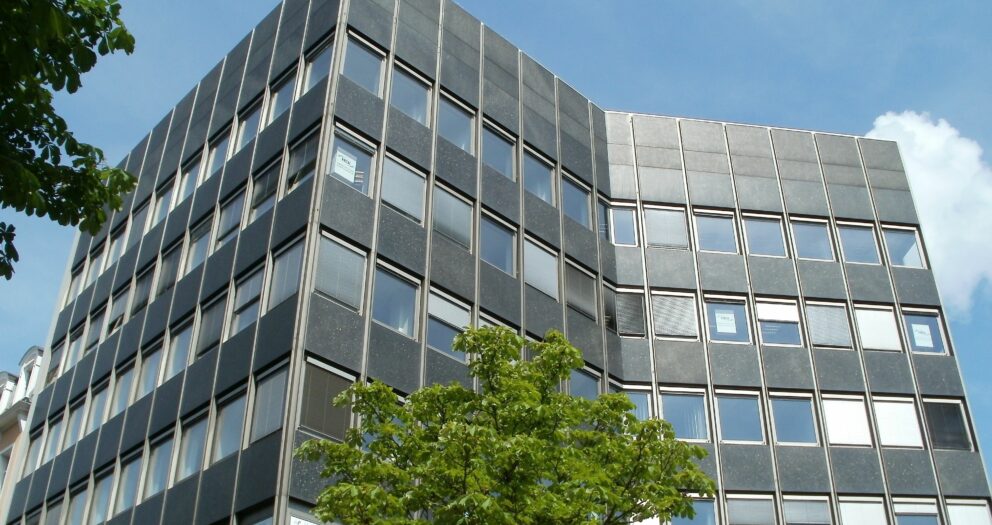 Fotovoltaika v zimě: fasádní panely dodají až desetkrát více energie